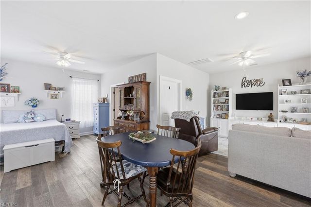 1501 Sanderson RD, Chesapeake, VA 23322