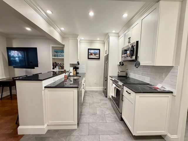 20 Lime Street 3, Boston, MA 02108