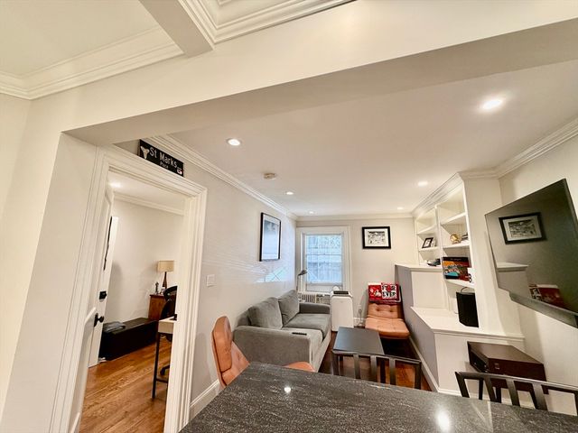 20 Lime Street 3, Boston, MA 02108