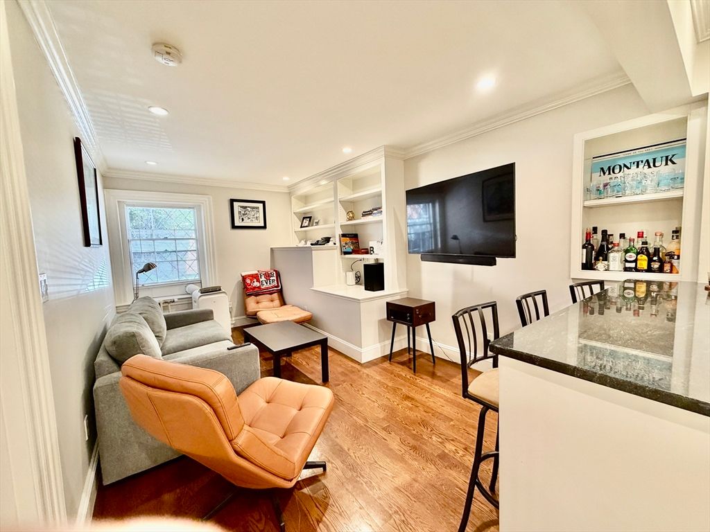 20 Lime Street 3, Boston, MA 02108