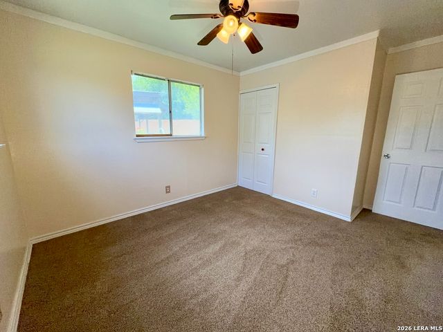 7426 MOUNTAIN OAK TRL, Live Oak, TX 78233