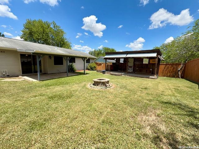7426 MOUNTAIN OAK TRL, Live Oak, TX 78233
