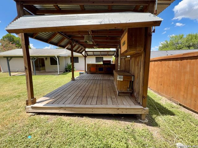 7426 MOUNTAIN OAK TRL, Live Oak, TX 78233