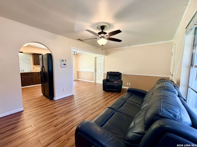 7426 MOUNTAIN OAK TRL, Live Oak, TX 78233