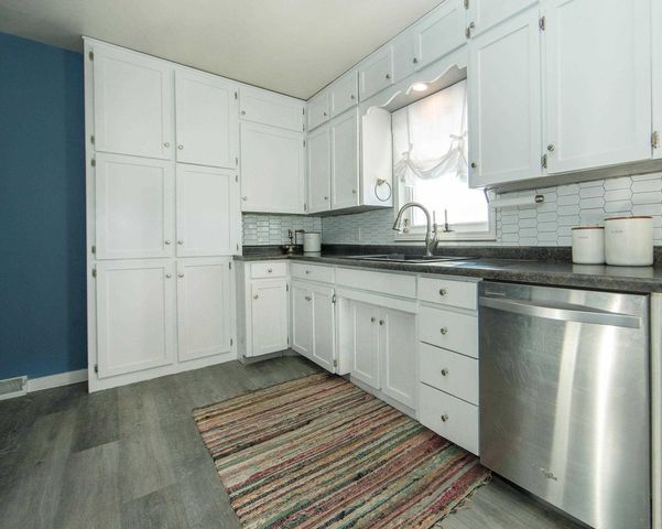 1027 Dorothy, Parkersburg, IA 50665