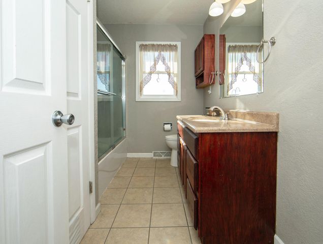 1027 Dorothy, Parkersburg, IA 50665