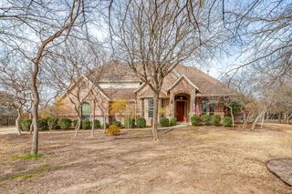 254 Covered Bridge Drive, Fort Worth, TX 76108