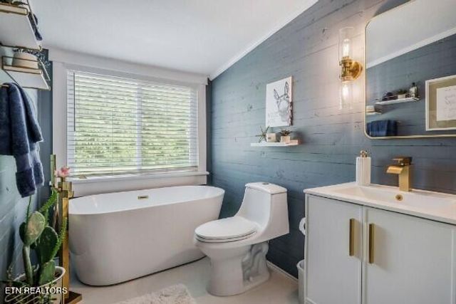 231 S Young St, Sparta, TN 38583