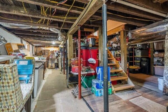 231 S Young St, Sparta, TN 38583