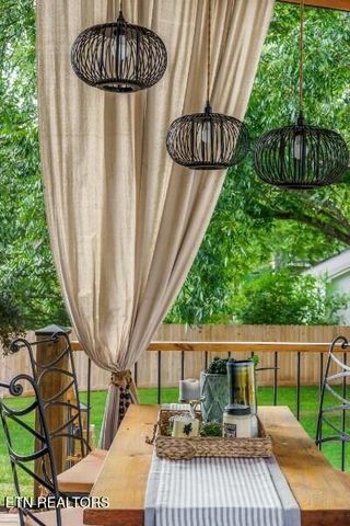 231 S Young St, Sparta, TN 38583