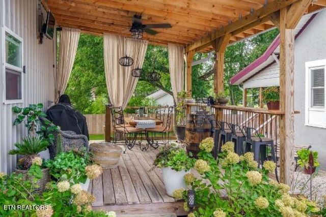 231 S Young St, Sparta, TN 38583