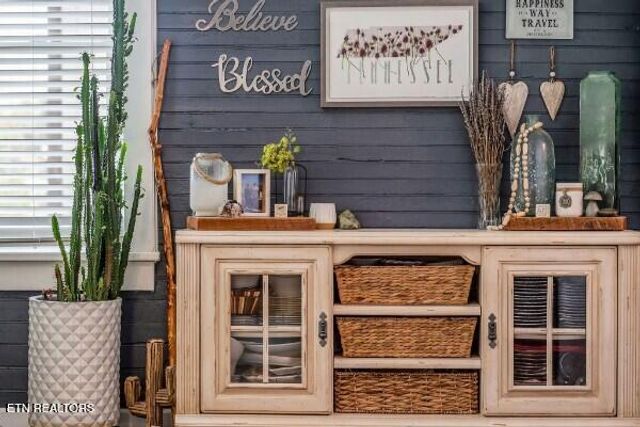 231 S Young St, Sparta, TN 38583