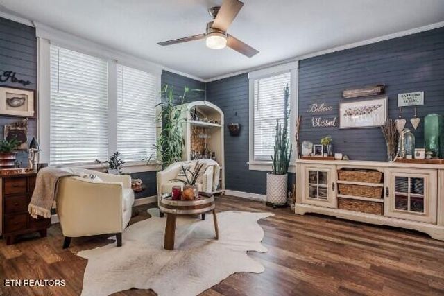 231 S Young St, Sparta, TN 38583