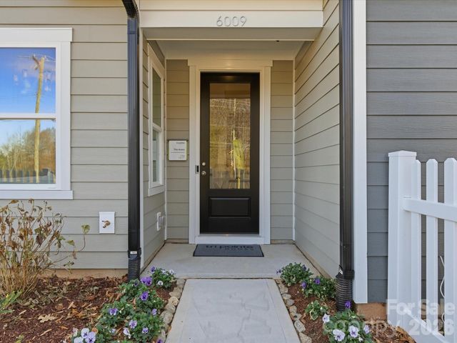 8418 Discovery Lane, Charlotte, NC 28216
