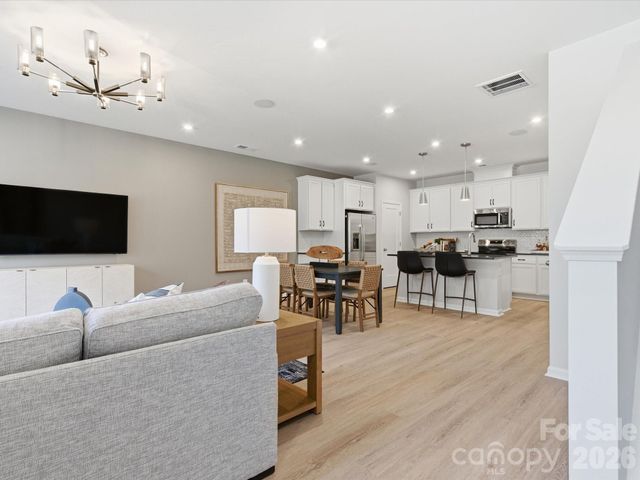 8418 Discovery Lane, Charlotte, NC 28216