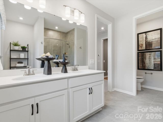 8418 Discovery Lane, Charlotte, NC 28216