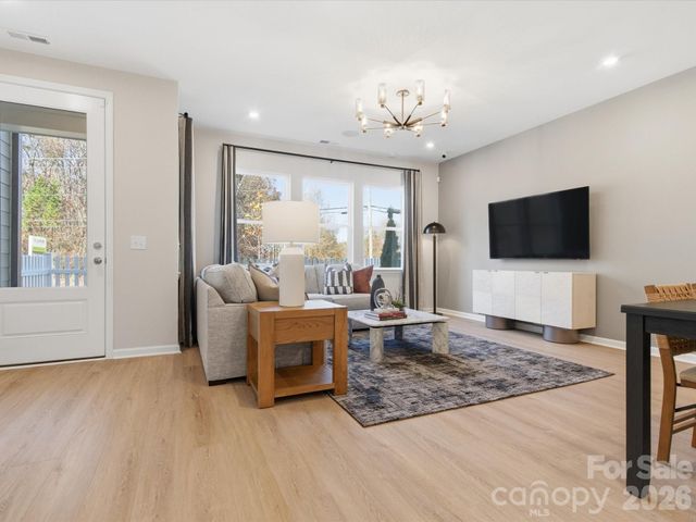 8418 Discovery Lane, Charlotte, NC 28216