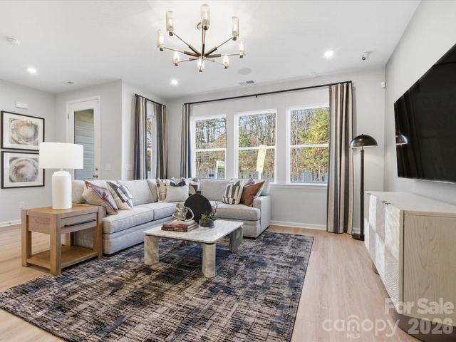 8418 Discovery Lane, Charlotte, NC 28216