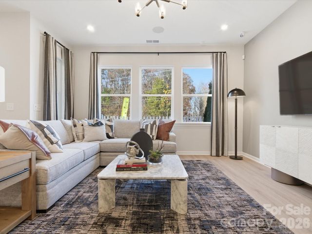 8418 Discovery Lane, Charlotte, NC 28216
