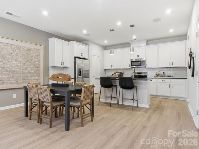 8418 Discovery Lane, Charlotte, NC 28216