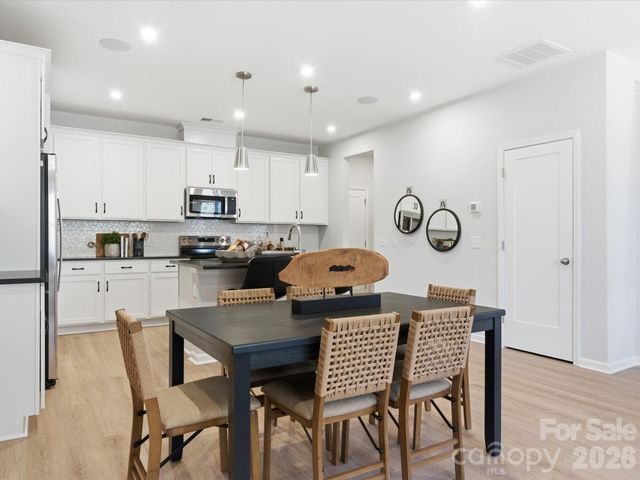 8418 Discovery Lane, Charlotte, NC 28216