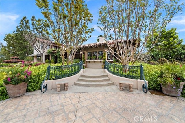 1875 La Cuesta, Tustin, CA 92705