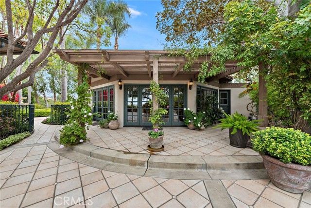 1875 La Cuesta, Tustin, CA 92705