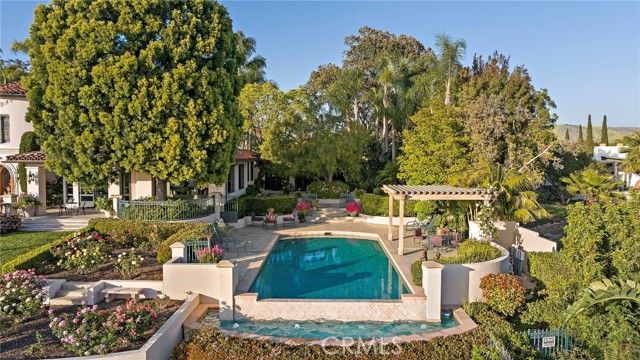 1875 La Cuesta, Tustin, CA 92705