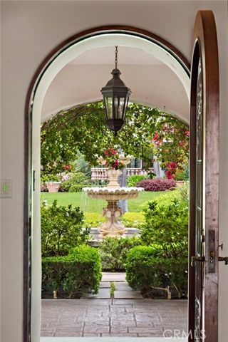 1875 La Cuesta, Tustin, CA 92705