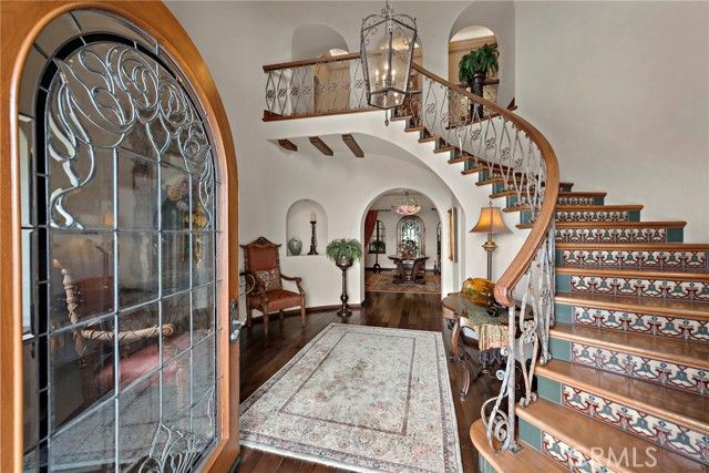 1875 La Cuesta, Tustin, CA 92705