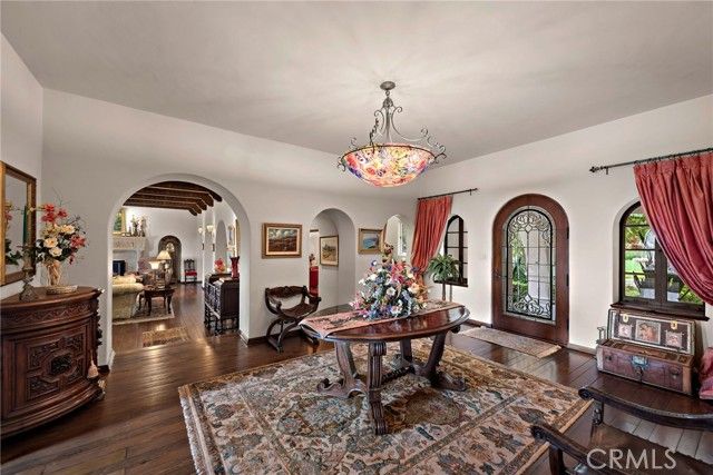 1875 La Cuesta, Tustin, CA 92705