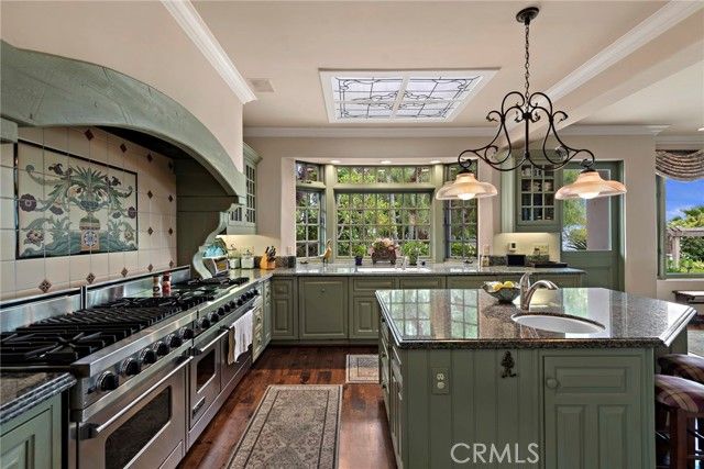 1875 La Cuesta, Tustin, CA 92705