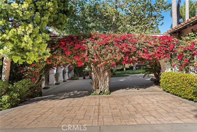 1875 La Cuesta, Tustin, CA 92705