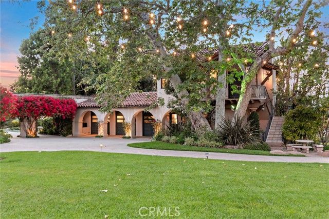 1875 La Cuesta, Tustin, CA 92705