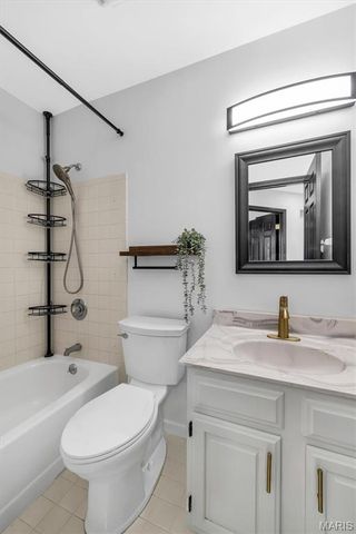 1407 Whispering Creek Drive, Ballwin, MO 63021