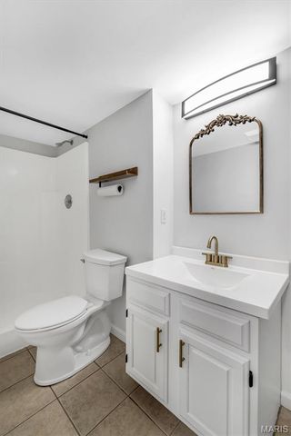 1407 Whispering Creek Drive, Ballwin, MO 63021