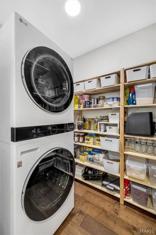 1407 Whispering Creek Drive, Ballwin, MO 63021