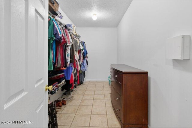 401 TWIN OAKS Lane, St. Johns, FL 32259