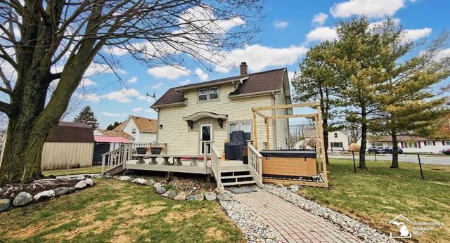 6964 S Huron River Drive, South Rockwood, MI 48179