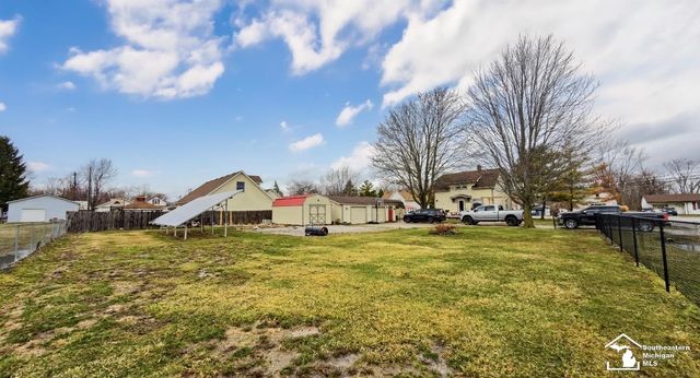 6964 S Huron River Drive, South Rockwood, MI 48179