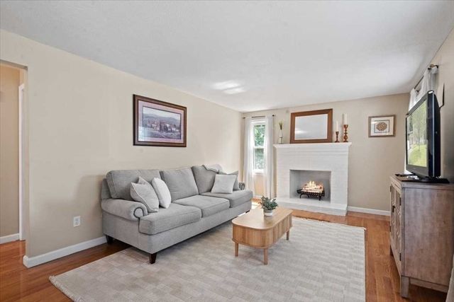 7 Caroline Dr, Milford, MA 01757