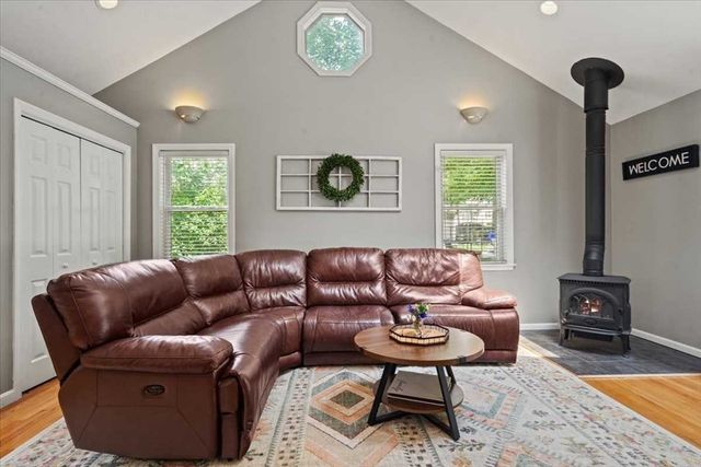 7 Caroline Dr, Milford, MA 01757