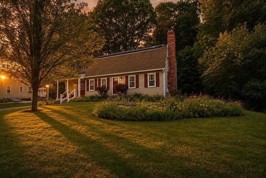 7 Caroline Dr, Milford, MA 01757