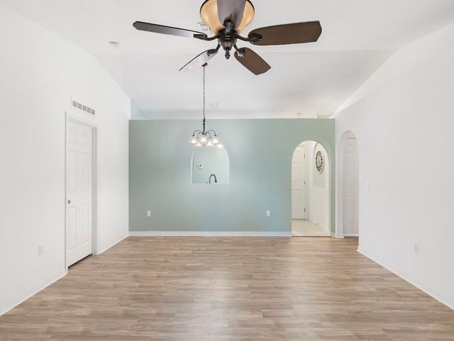 2575 12th Square SW, Vero Beach, FL 32968