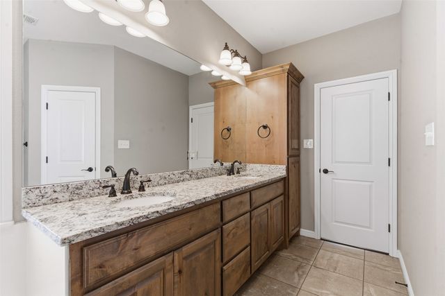 1617 Hawthorne Street, Cleburne, TX 76033