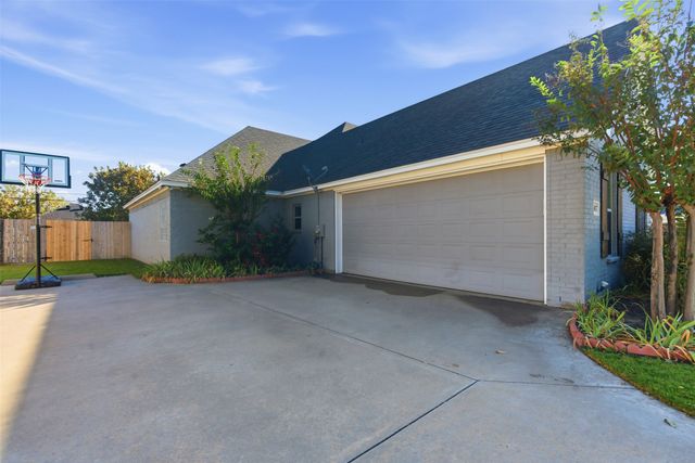 1617 Hawthorne Street, Cleburne, TX 76033