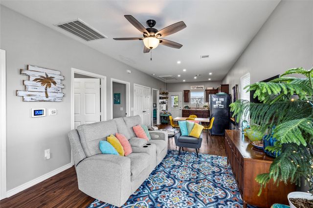 710 35th Street, Galveston, TX 77550