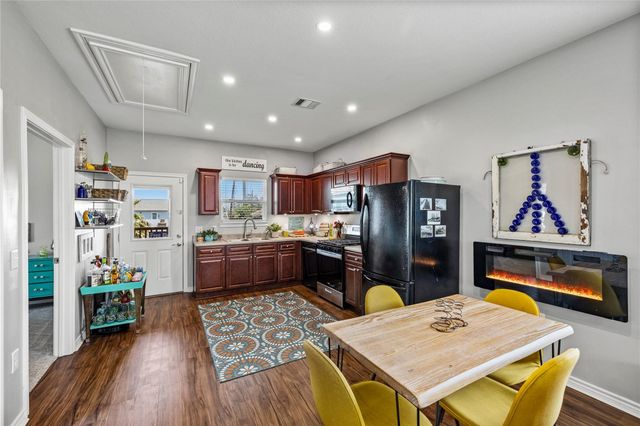 710 35th Street, Galveston, TX 77550