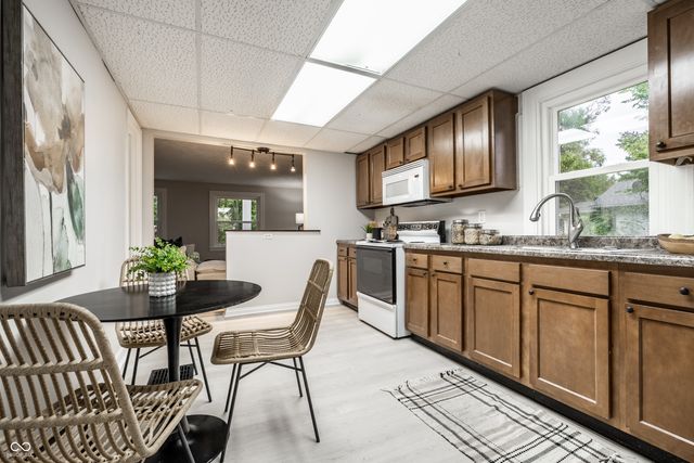 5540 Rockville Road, Indianapolis, IN 46224