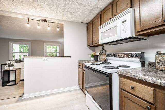 5540 Rockville Road, Indianapolis, IN 46224